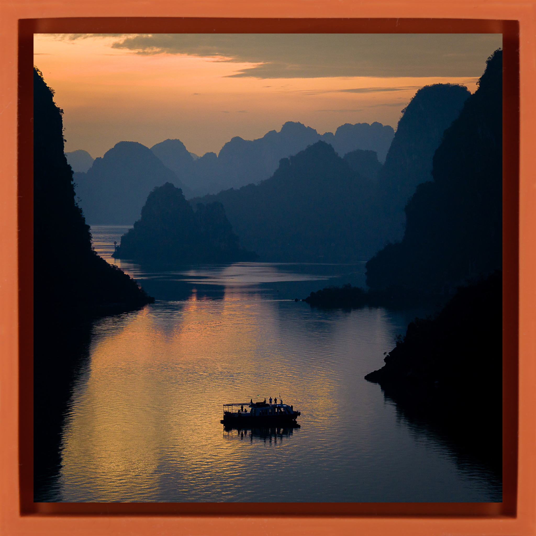 Halong Bay - Oranje Wrapp