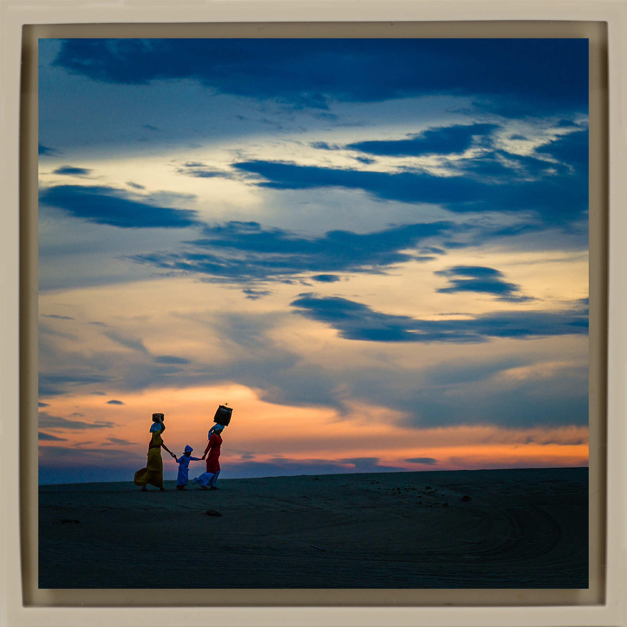 The Promise Of Dawn - Zandkleurige Wrapp