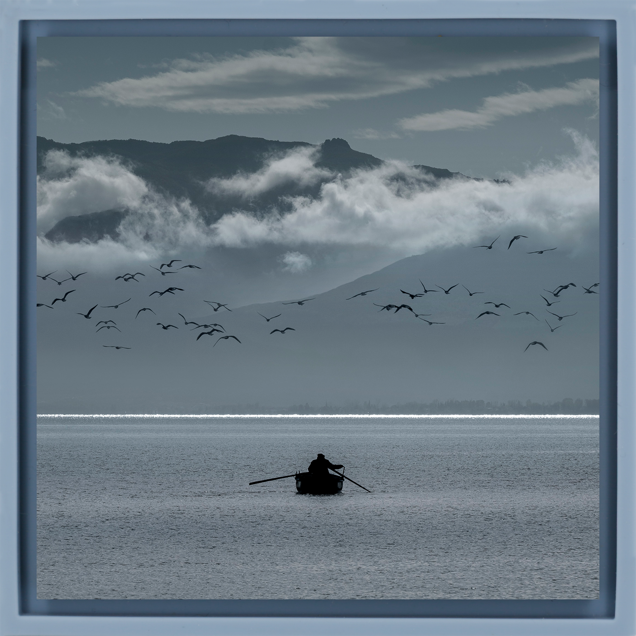 Echoes of Karavomylos - Lichtblauwe Wrapp