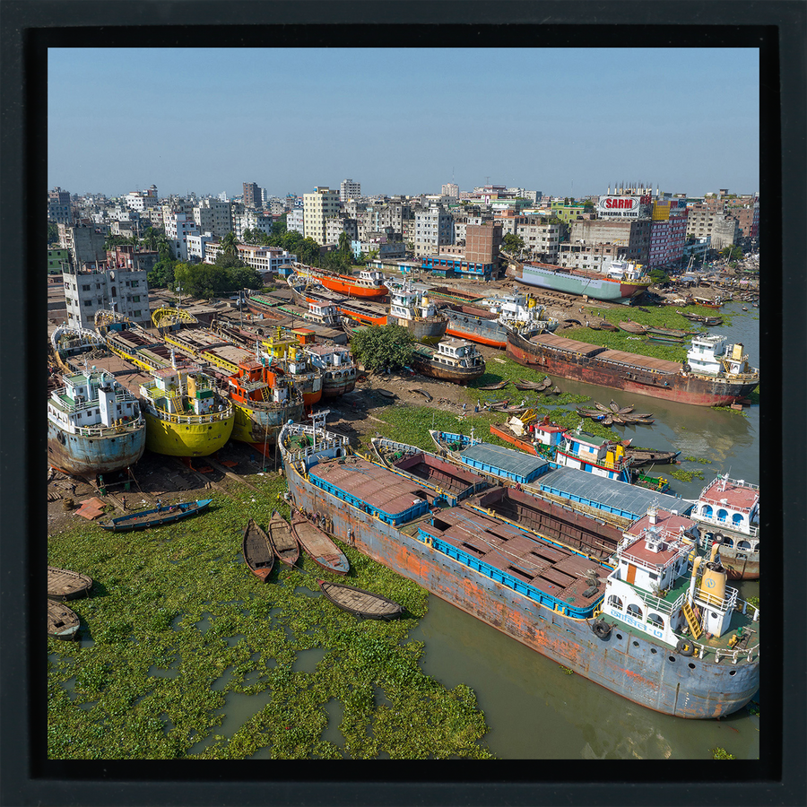 Shipyard in Dhaka City Center - Schwarze Wrapp