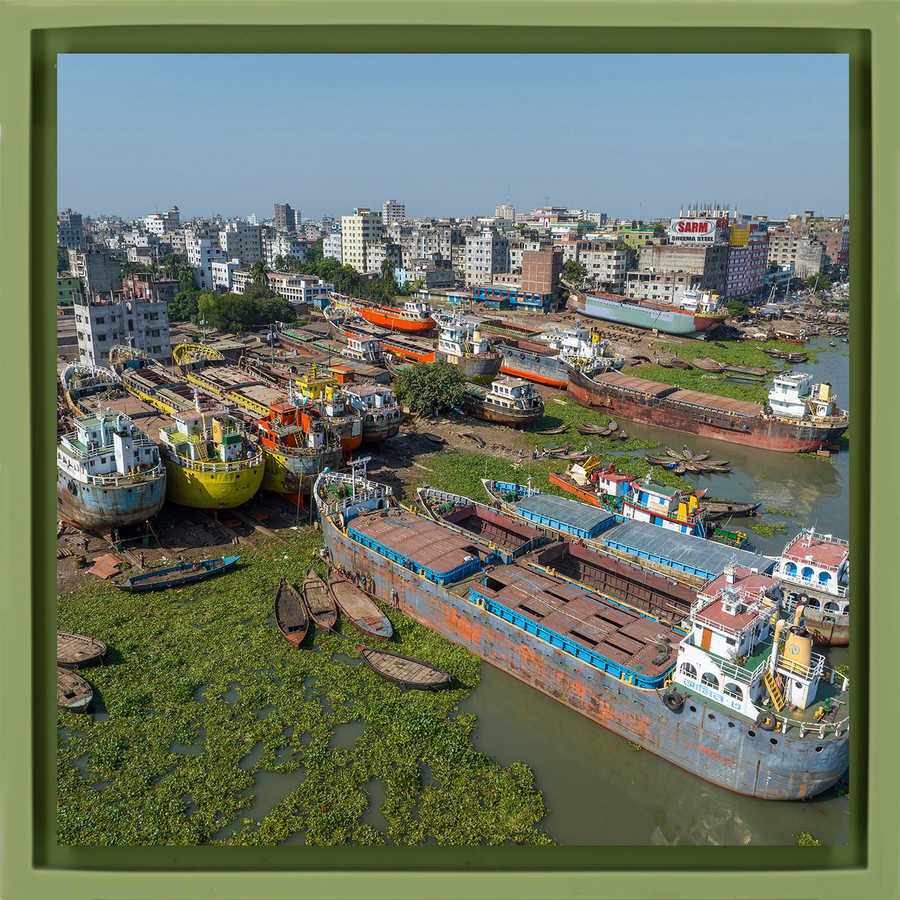 Shipyard in Dhaka City Center - Lichtgroene Wrapp