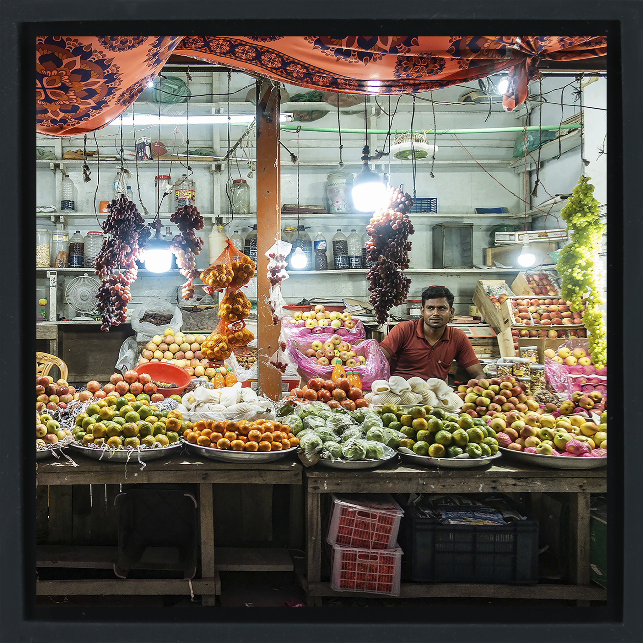 Colours of the Market- Black Wrapp