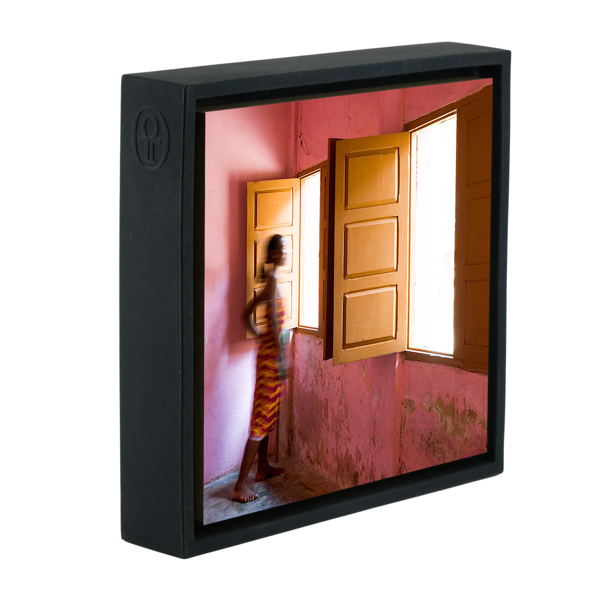 Woman Window - Black Wrapp