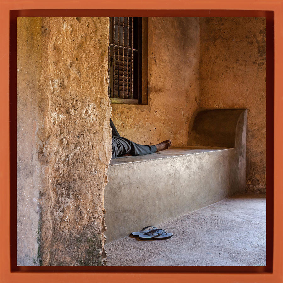 Taking a Rest - Oranje Wrapp