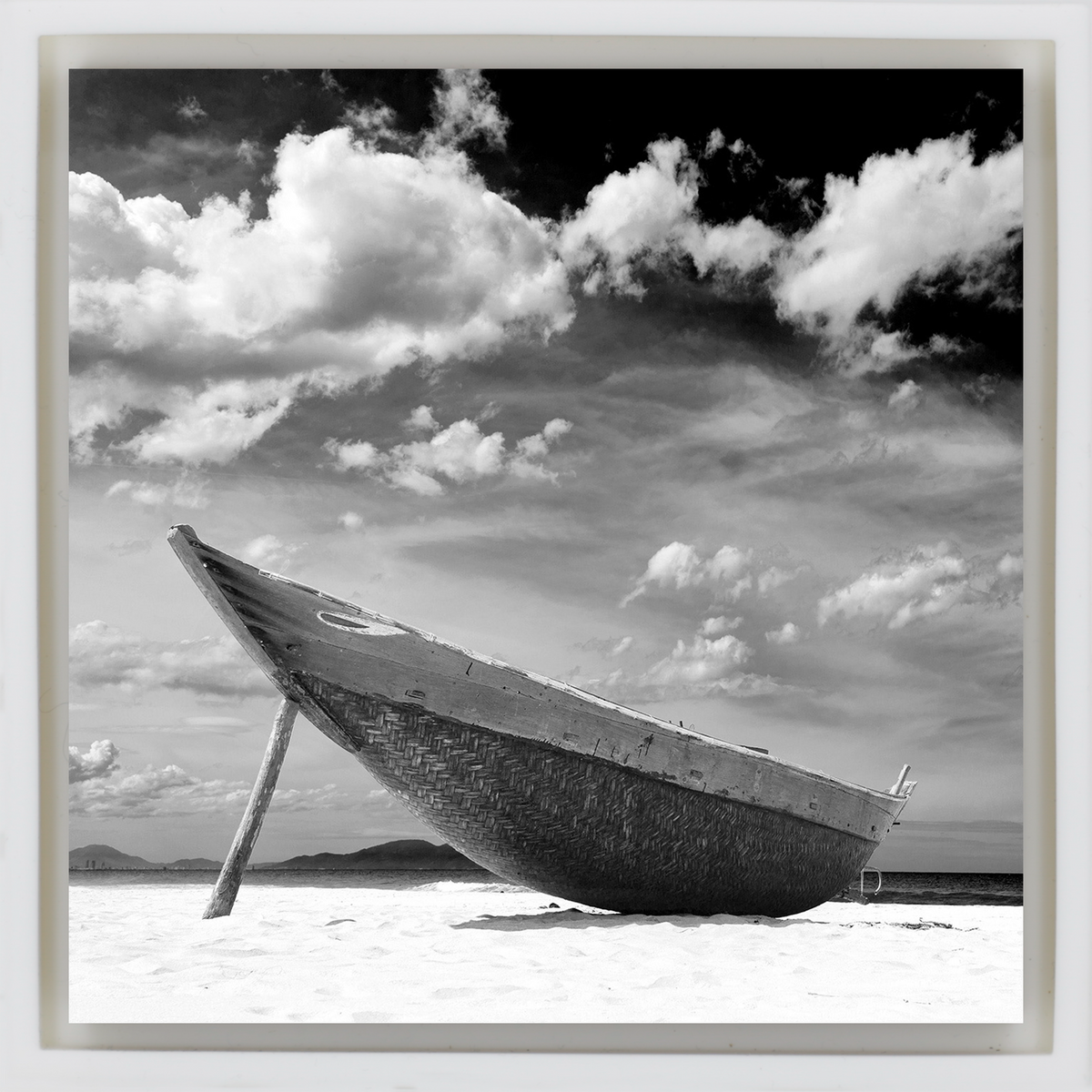 Waiting for the Tide - Witte Wrapp