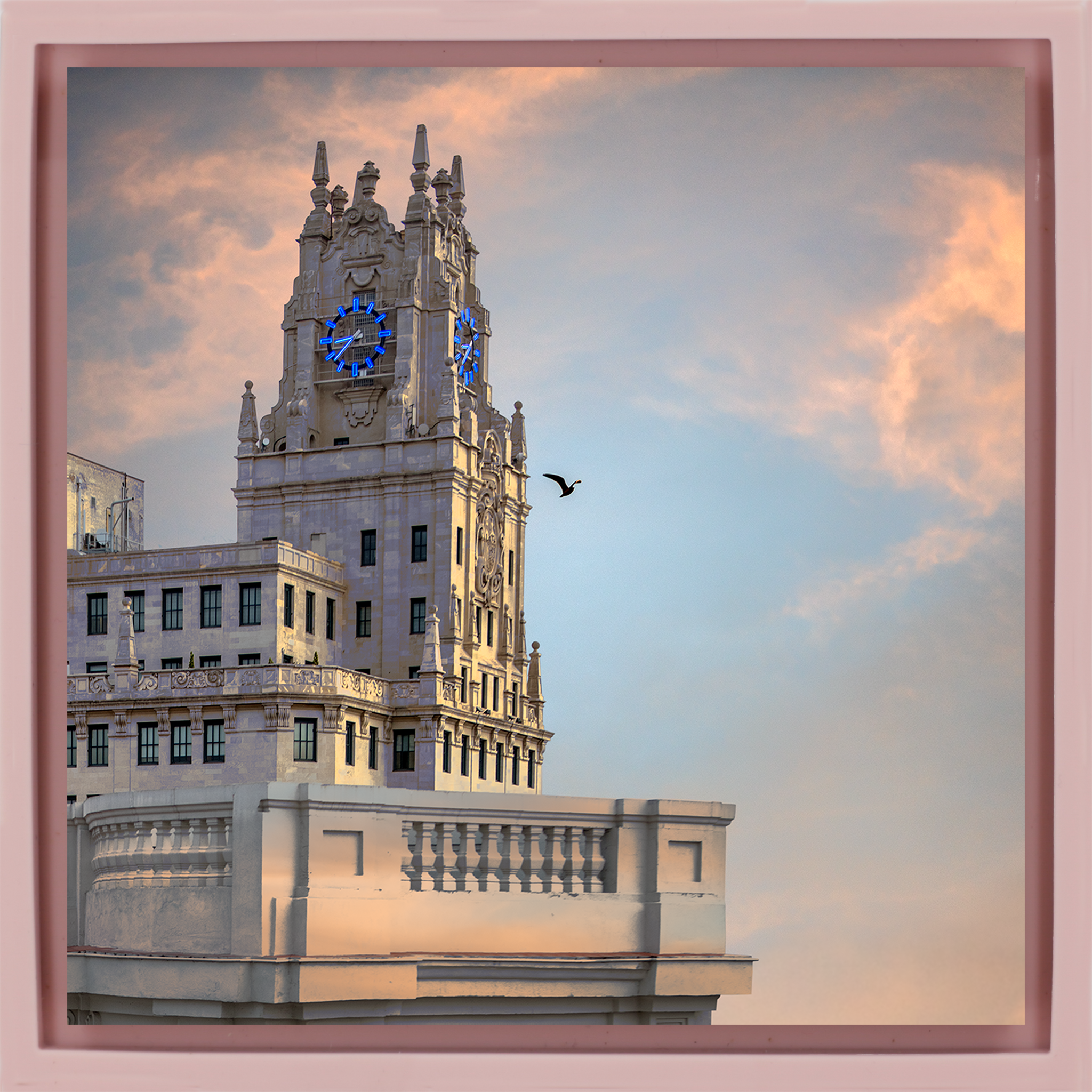 Edificio Telefónica- Pink Wrapp