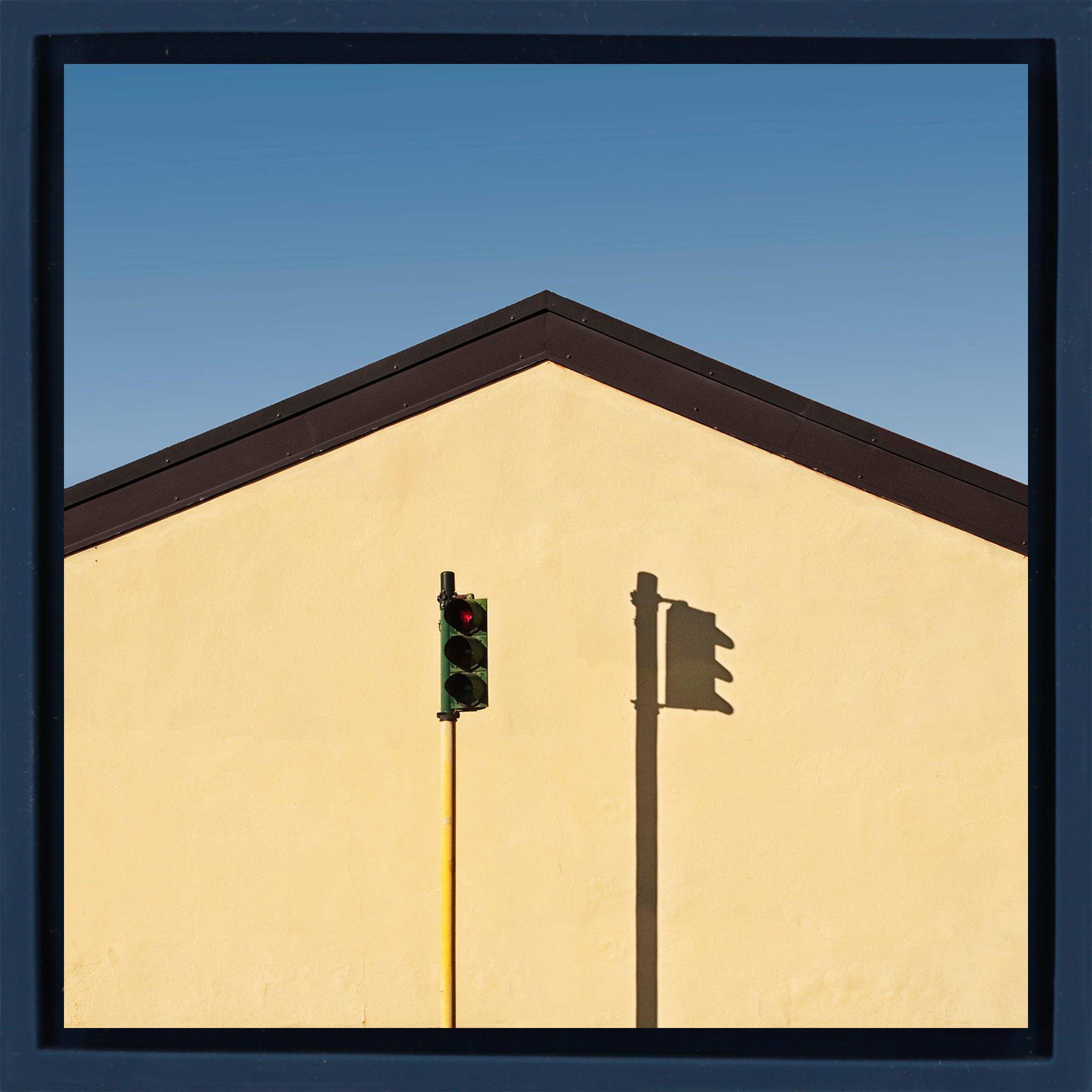 Red Light Yellow Wall- Dark Blue Wrapp