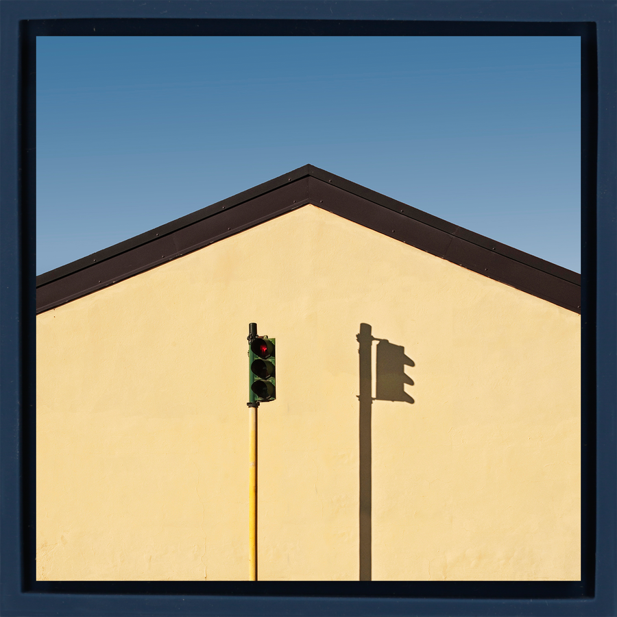 Red Light Yellow Wall - Dark Blue Wrapp