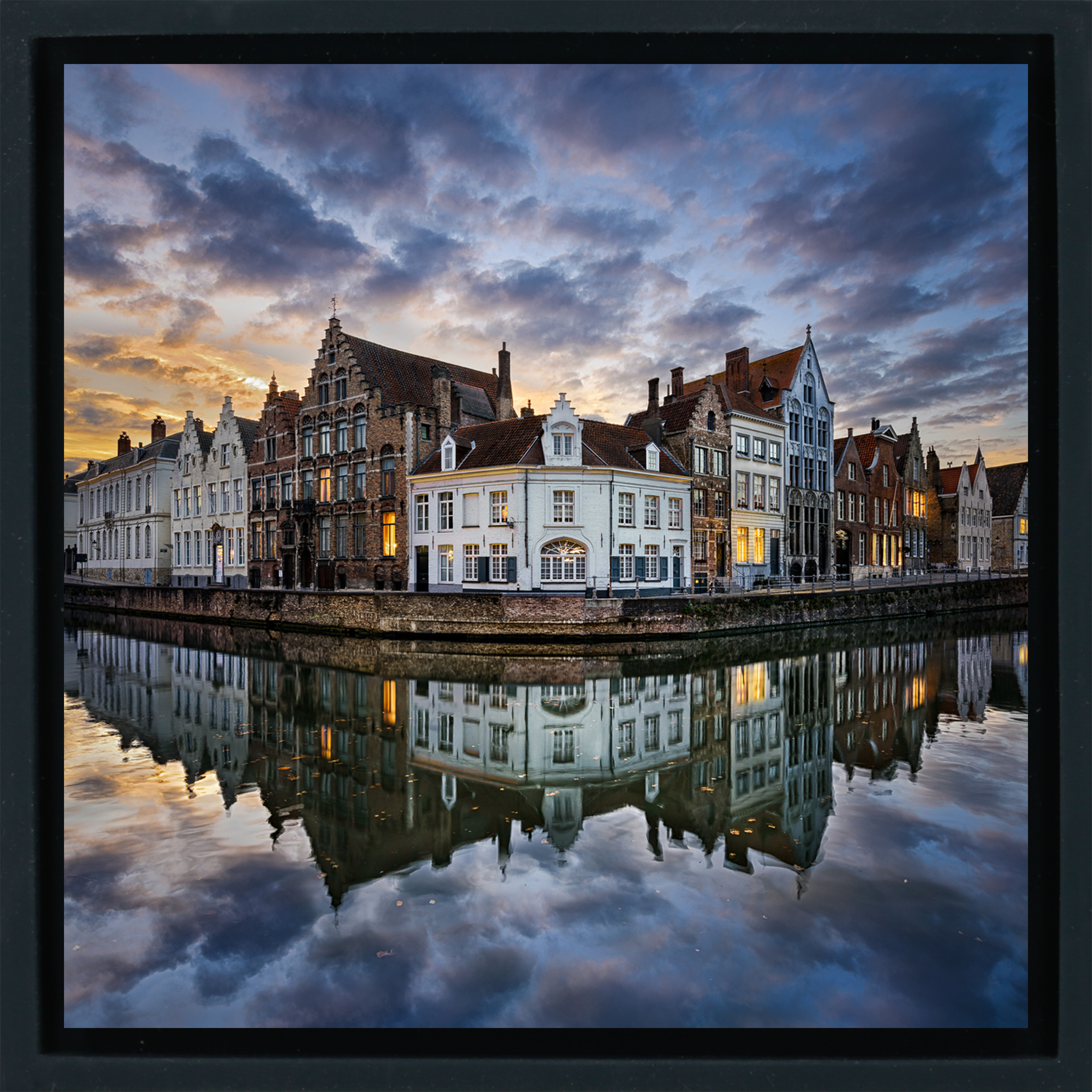 Sunset In Bruges- Black Wrapp