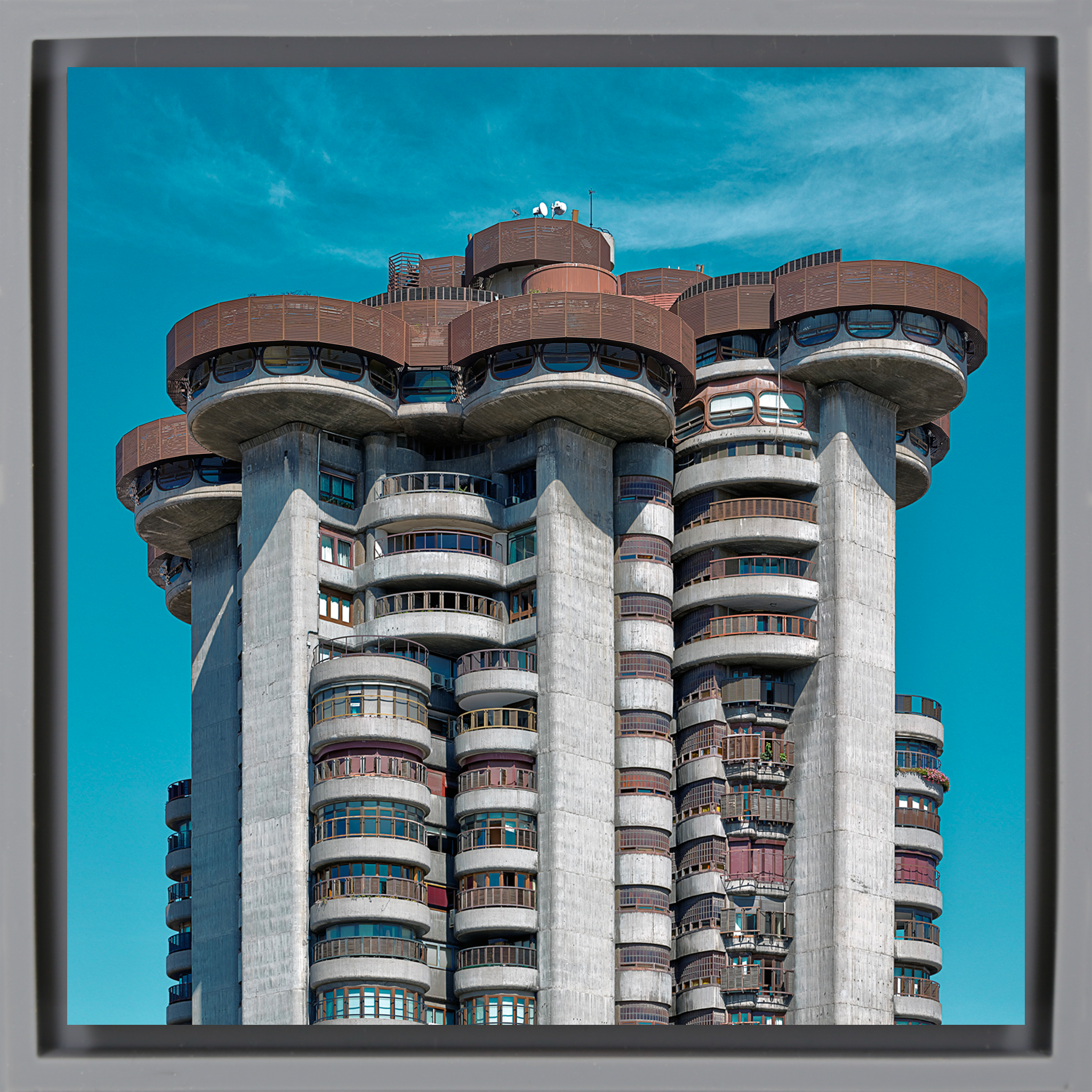 Torres Blancas- Grey Wrapp