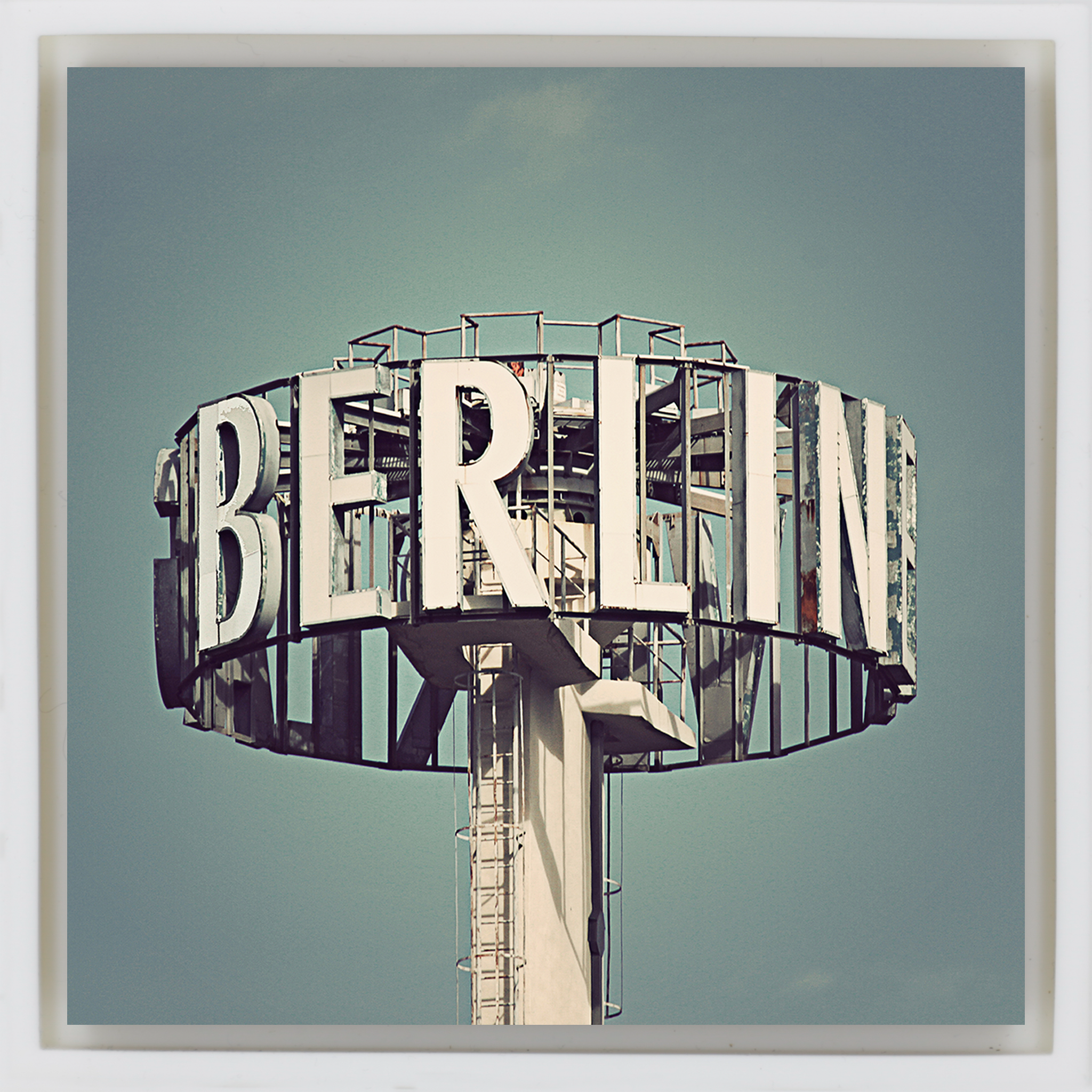 Berlin- White Wrapp