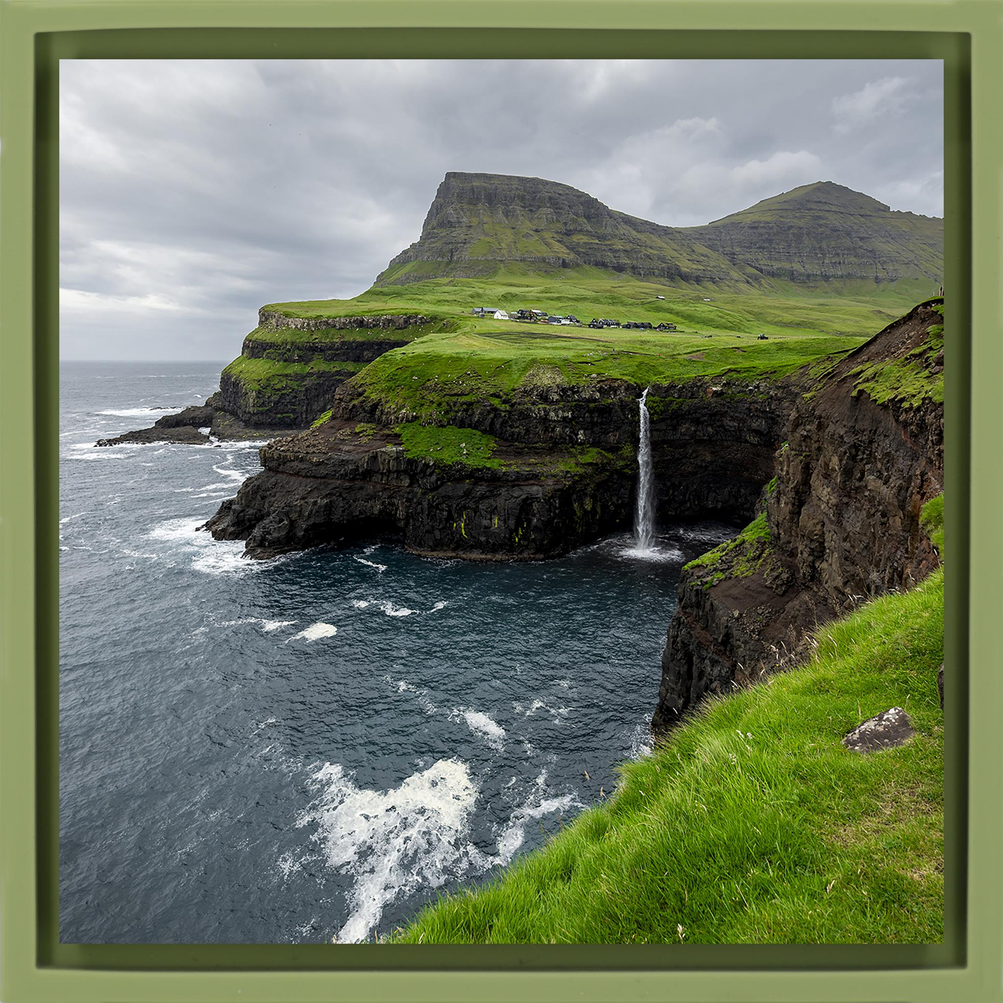 The Magic of Múlafossur- Light Green Wrapp