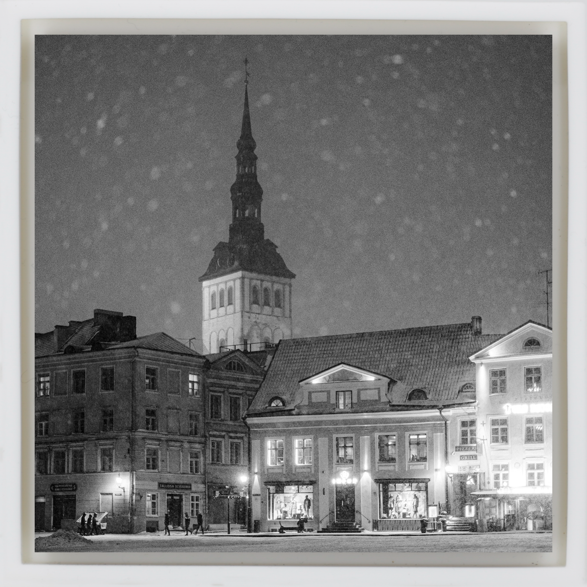 Tallinn Snowy Evening - Witte Wrapp