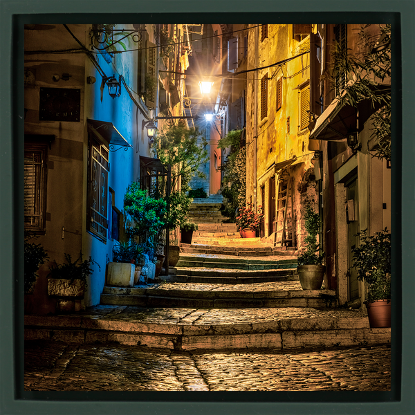 Rovinj  Alleys in Croatia - Dunkelgrüne Wrapp
