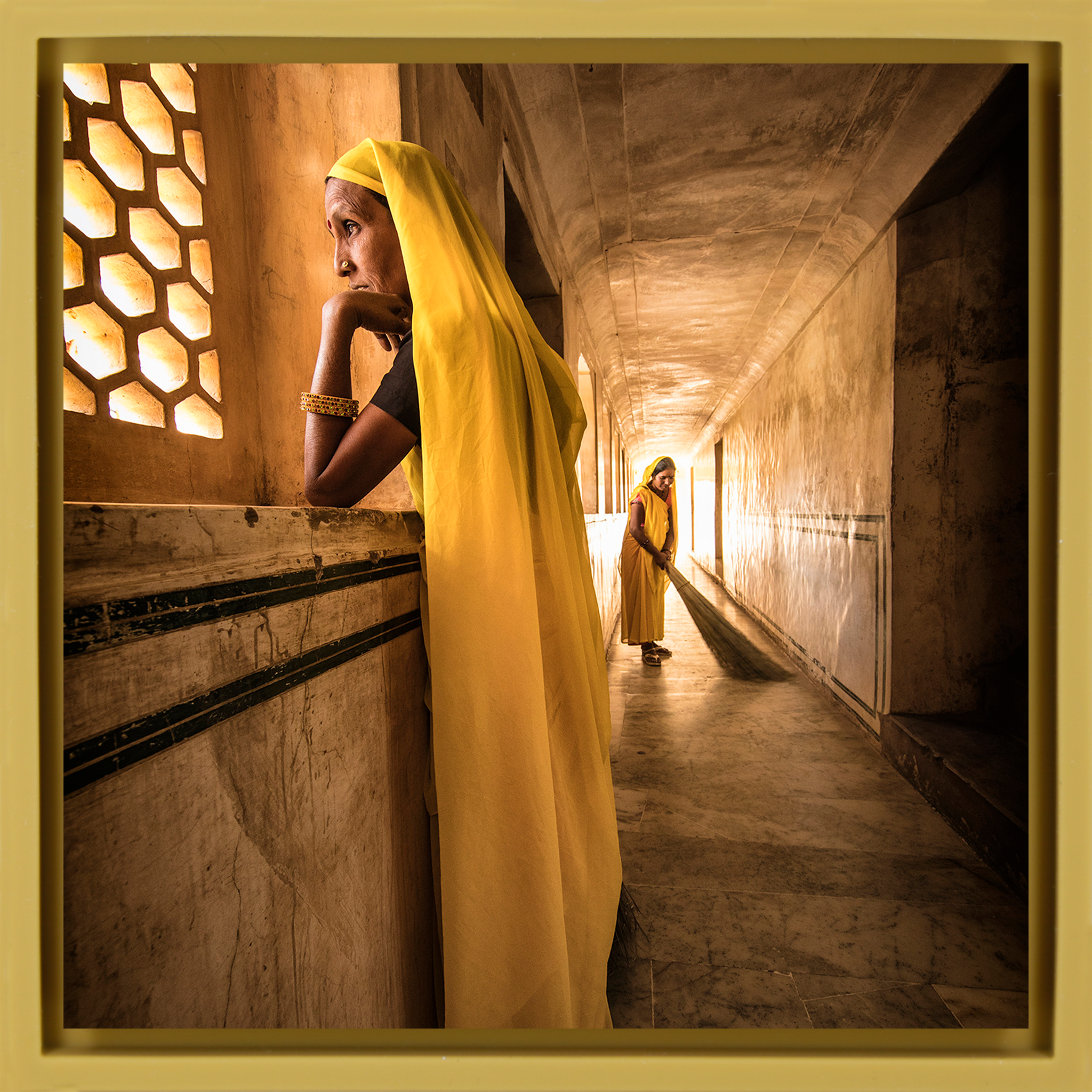 The Yellow Sweepers of Agra Fort - Okergele Wrapp