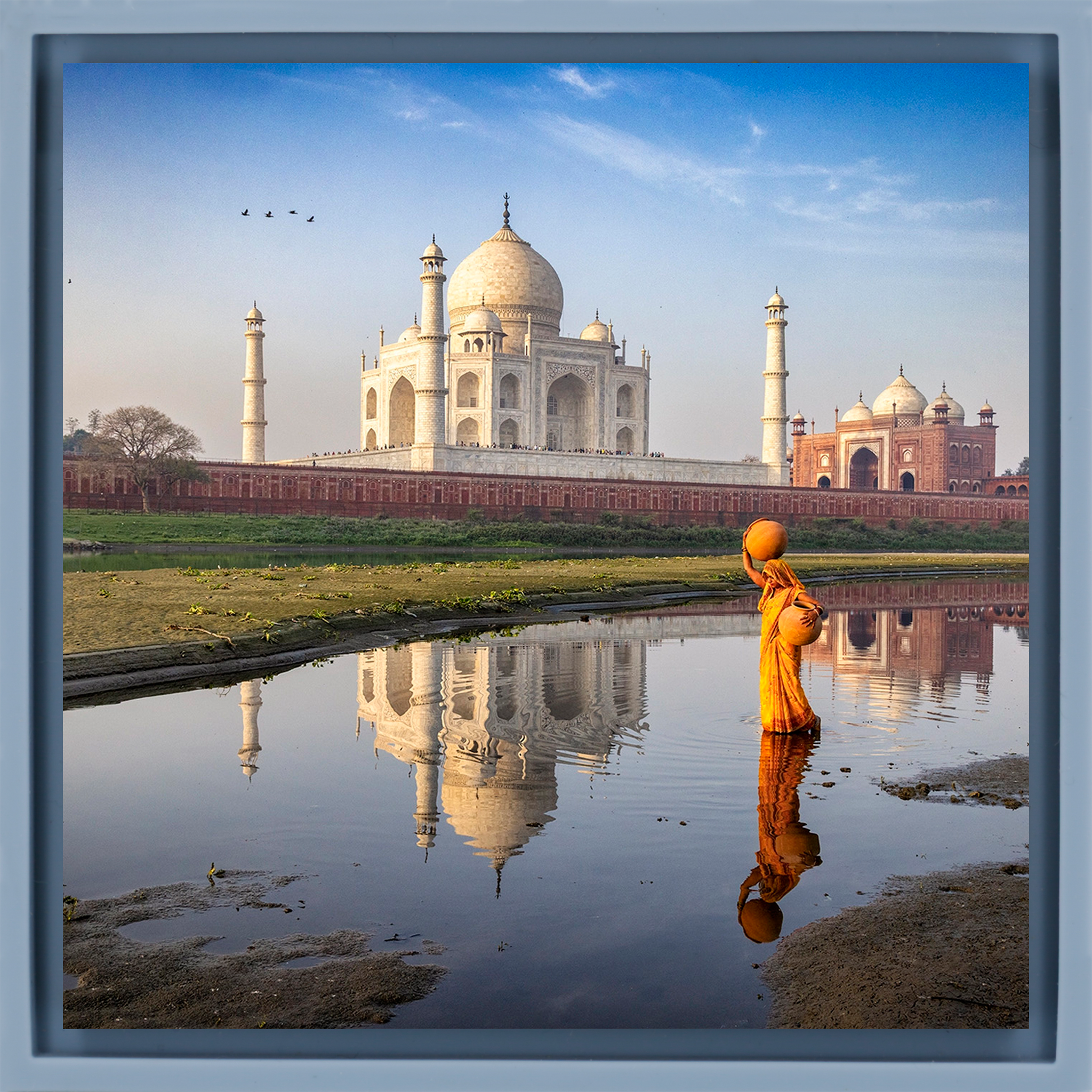 Walking Behind The Taj Mahal - Lichtblauwe Wrapp