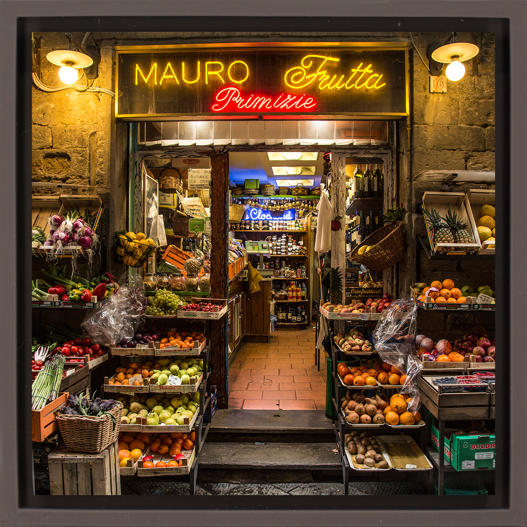 Mauro Frutta in FLorence- Brown Wrapp