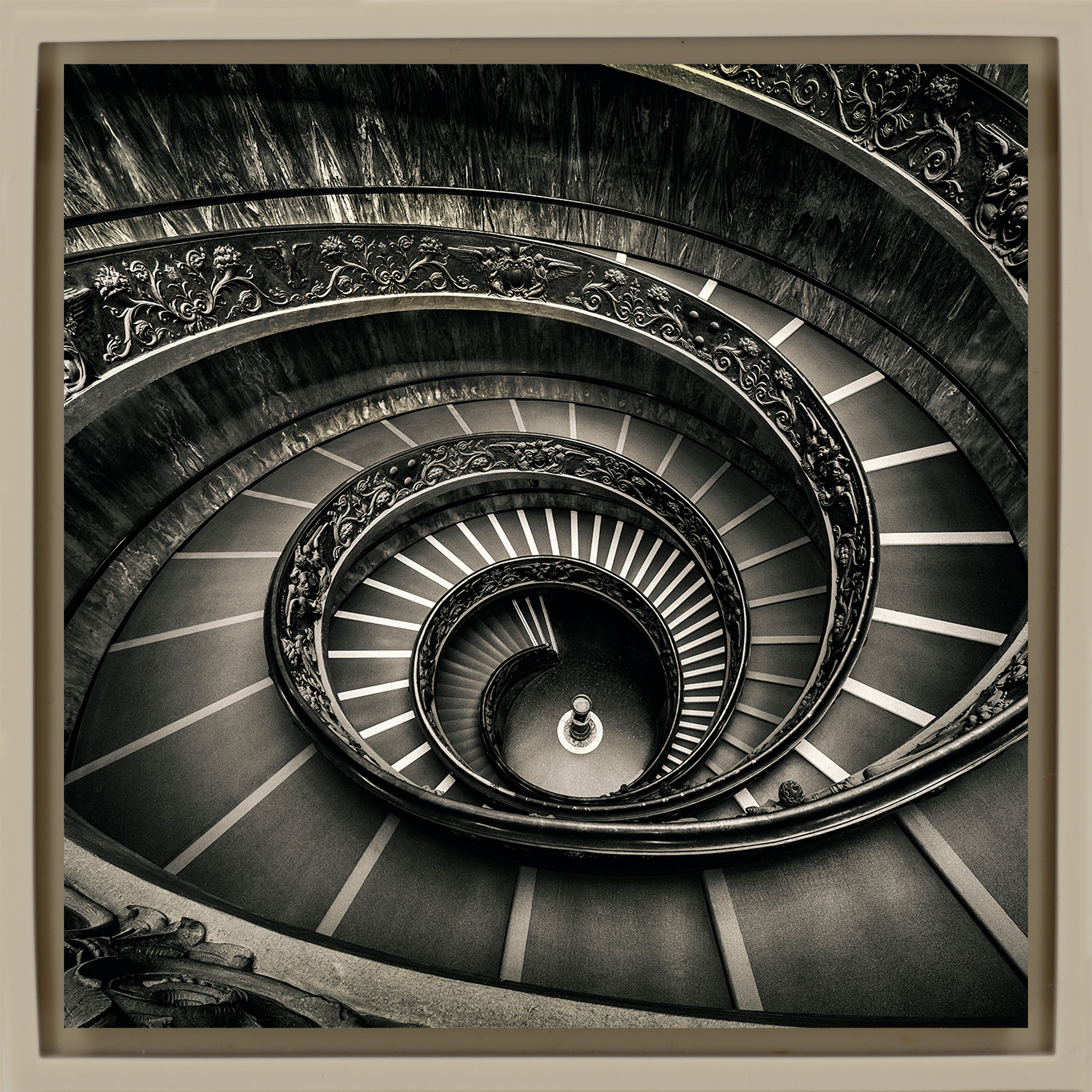 The Momo Spiral Staircase - Zandkleurige Wrapp