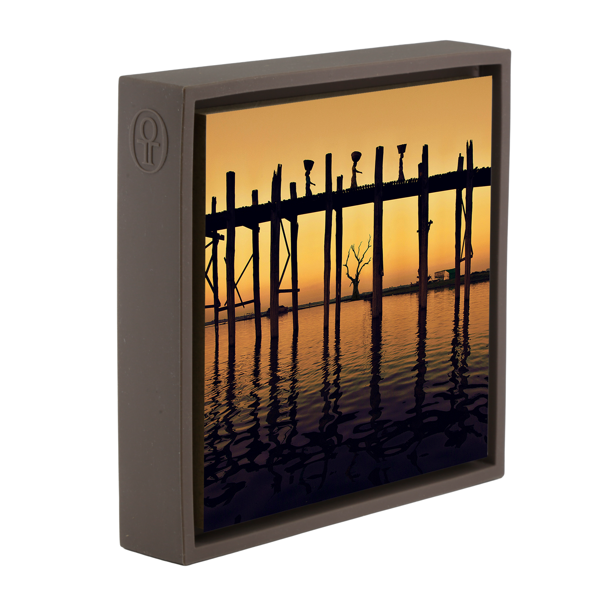 On The U Bein Bridge - Bruine Wrapp