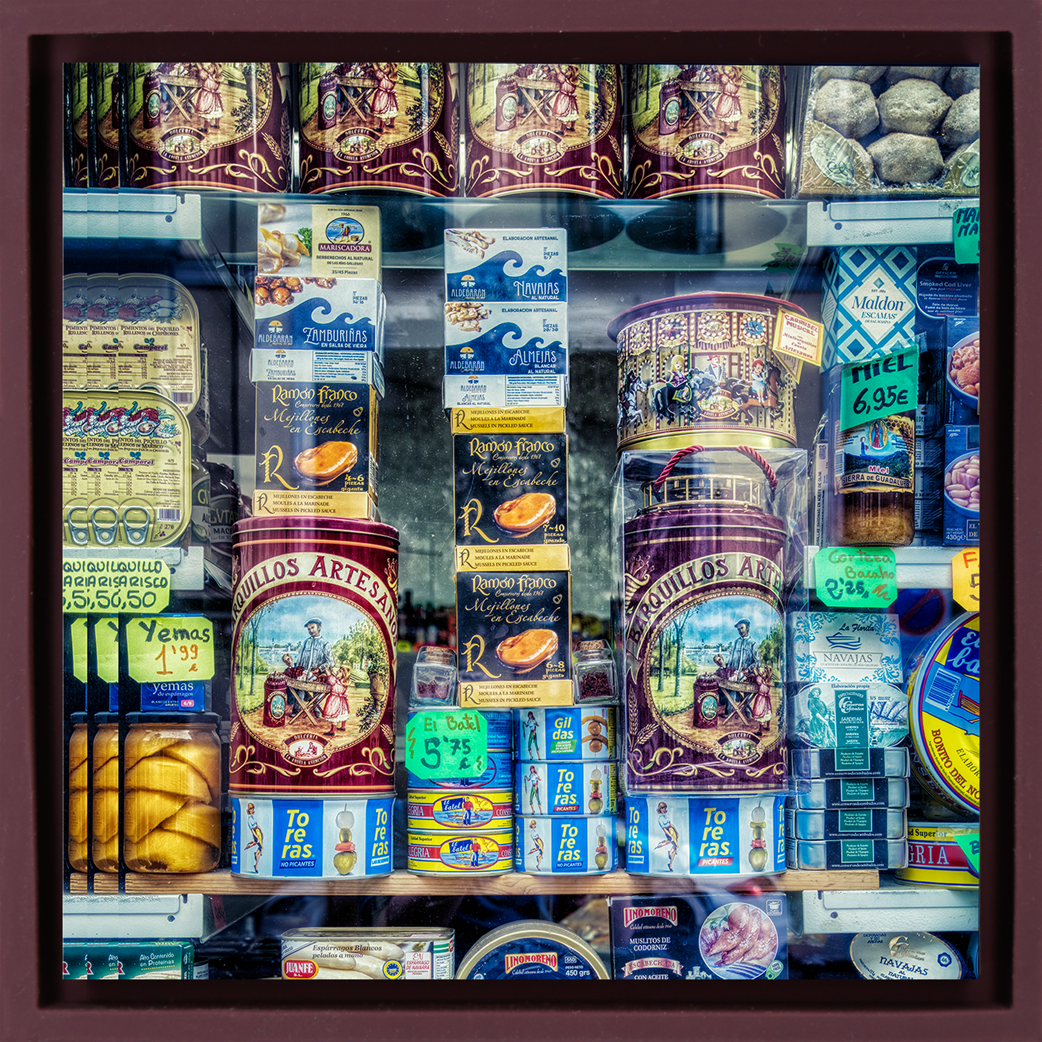 Madrid Shop Window- Purple Wrapp