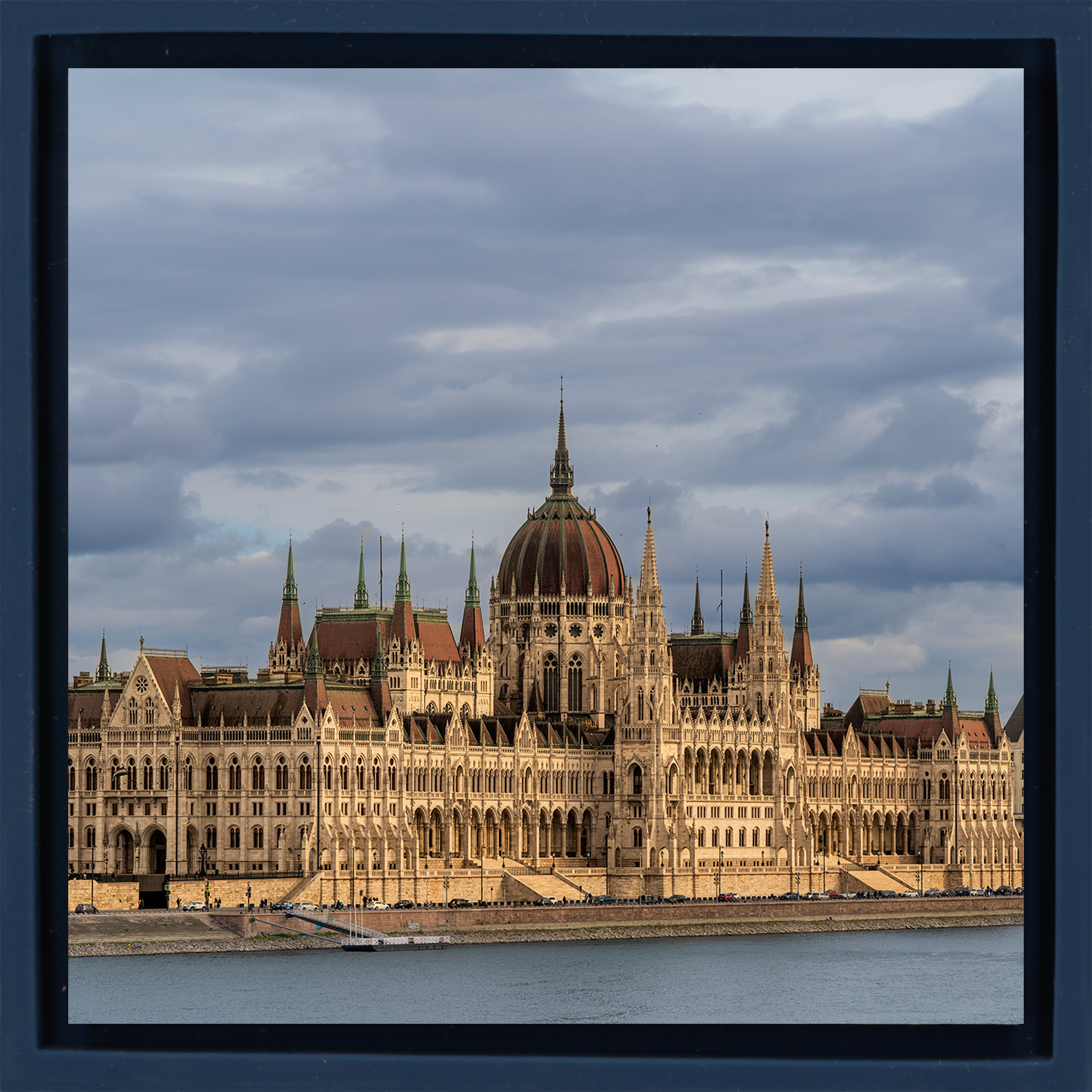 Parliament at the Danube - Donkerblauwe Wrapp
