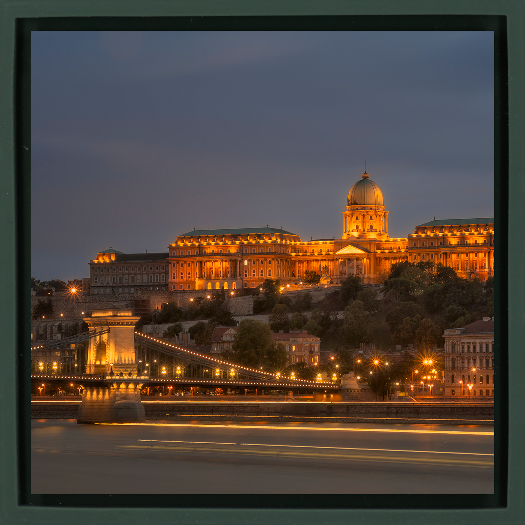 Buda Castle- Dark Green Wrapp